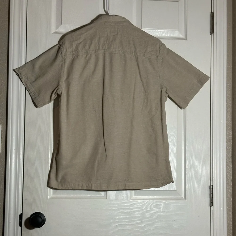 Button up - Picture 2 of 3